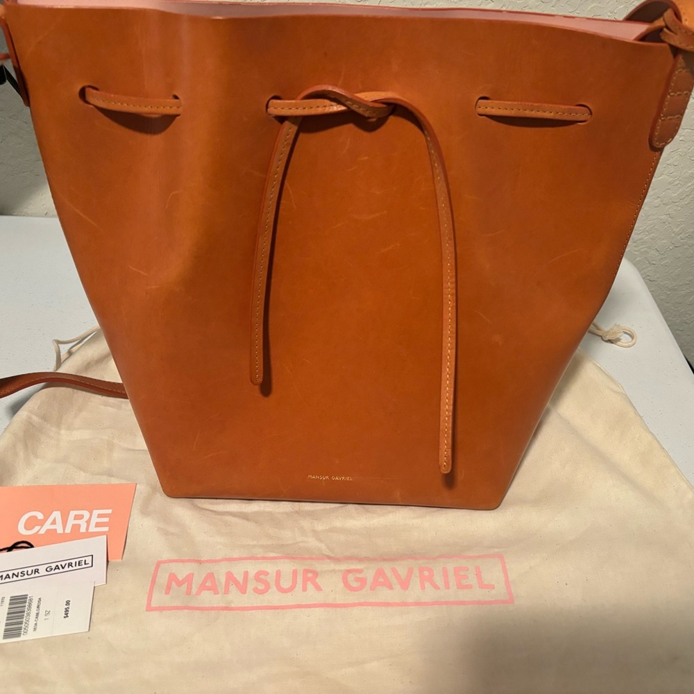 Mansur Gavriel Bucket Bag color Cammello/rose